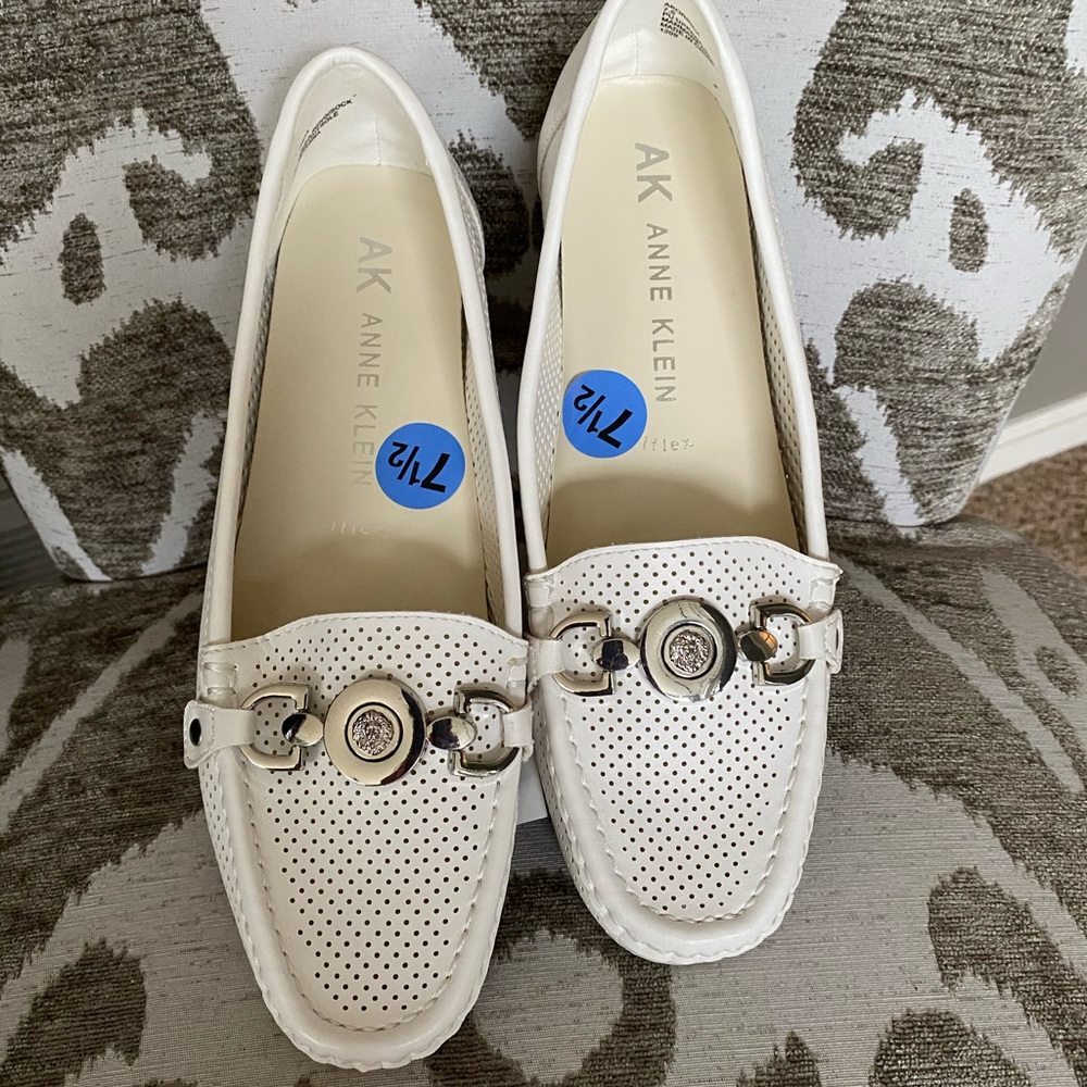 NEW Anne Klein Flats🥰 - Picture 1 of 4